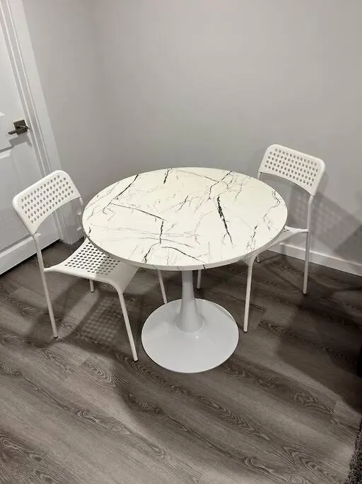 Cozy Private 1 Bedroom Basement Suite - Free Parking And Free Wifi ウィニペグ 0*,  カナダ