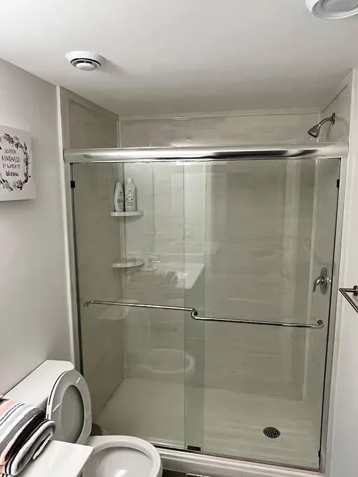 Cozy Private 1 Bedroom Basement Suite - Free Parking And Free Wifi ウィニペグ アパート