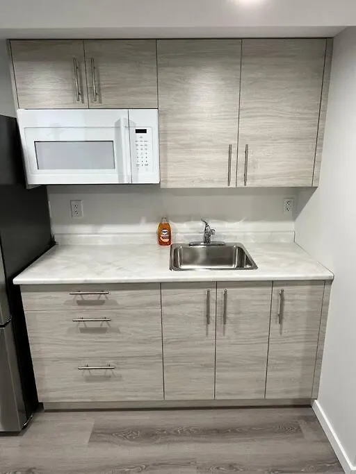 Cozy Private 1 Bedroom Basement Suite - Free Parking And Free Wifi ウィニペグ カナダ